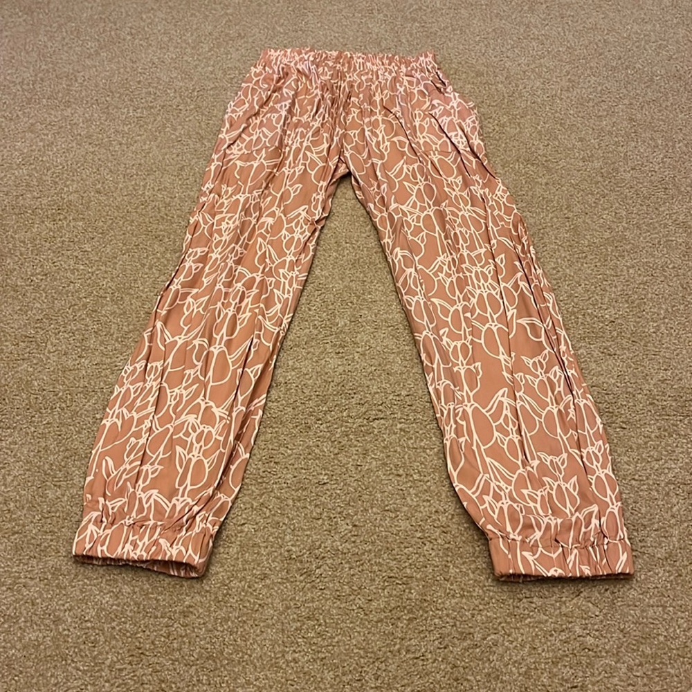 Light pinkish tan Manaola joggers size M/L